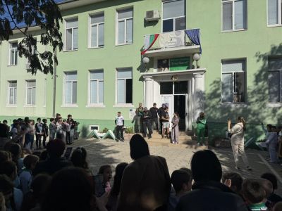 Спортен празник с участници от "Игри на Волята". - НУ Отец Паисий - Пазарджик